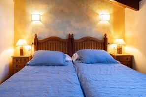 1 bedroom, iron/ironing board, free WiFi, bed sheets - Room 'Araucaria' with Mountain View, Shared Garden and Wi-Fi (Con)