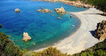 Ferienwohnung 'Borgo Del Mare 1' mit Meerblick, privatem Pool und Klimaanlage
