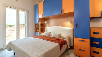 1 bedroom, bed sheets