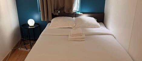 2 bedrooms, desk, iron/ironing board, travel cot