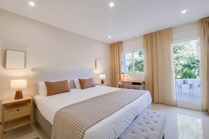 10 bedrooms, iron/ironing board, free WiFi, bed sheets - Holiday Home 'Magna' with Private Pool, Wi-Fi and Air Conditioning (Sa Pobla)