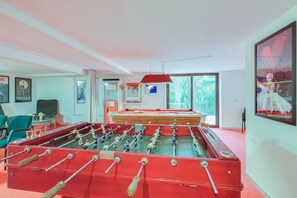 Games room - Holiday Home 'Magna' with Private Pool, Wi-Fi and Air Conditioning (Sa Pobla)