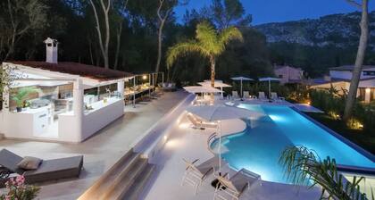 Holiday Home 'Magna' with Private Pool, Wi-Fi and Air Conditioning