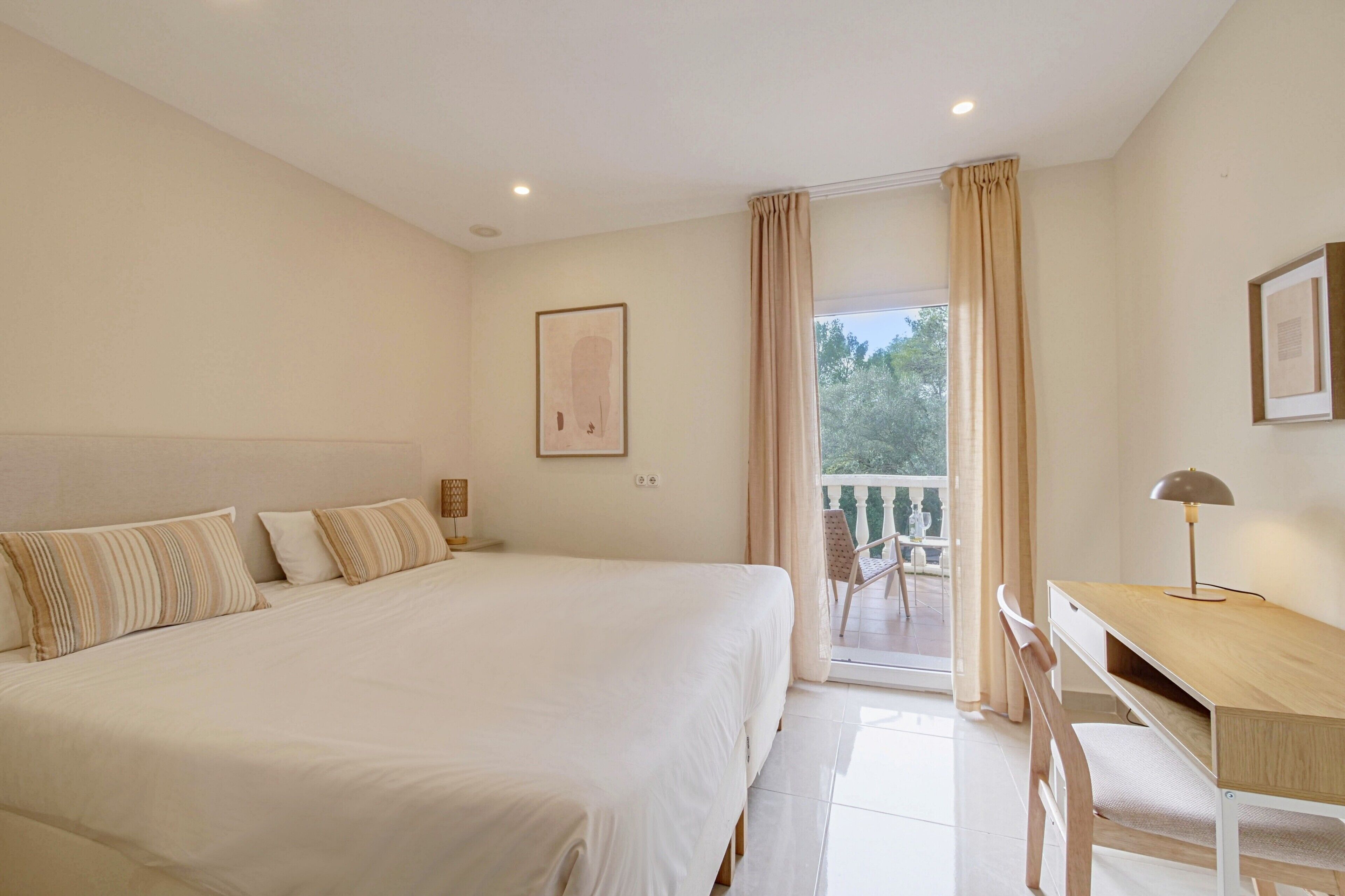 10 chambres, fer et planche à repasser, Wi-Fi gratuit, draps fournis