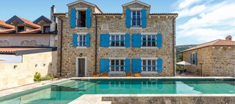 Amazing home in Mundanije