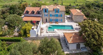 Amazing home in Mundanije