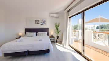 6 bedrooms, iron/ironing board, free WiFi, bed sheets