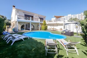 Pool - Holiday Home 'Tres Palmeras' with Sea View, Wi-Fi and Air Conditioning (Cales de Mallorca)