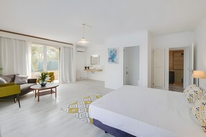 6 bedrooms, iron/ironing board, free WiFi, bed sheets