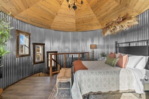 1 bedroom, bed sheets