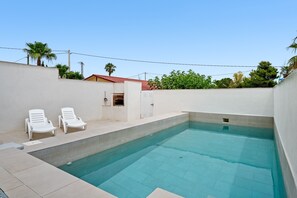 Pool - Holiday Home 'Trabucador' with Mountain View, Wi-Fi and Air Conditioning (Camarles)