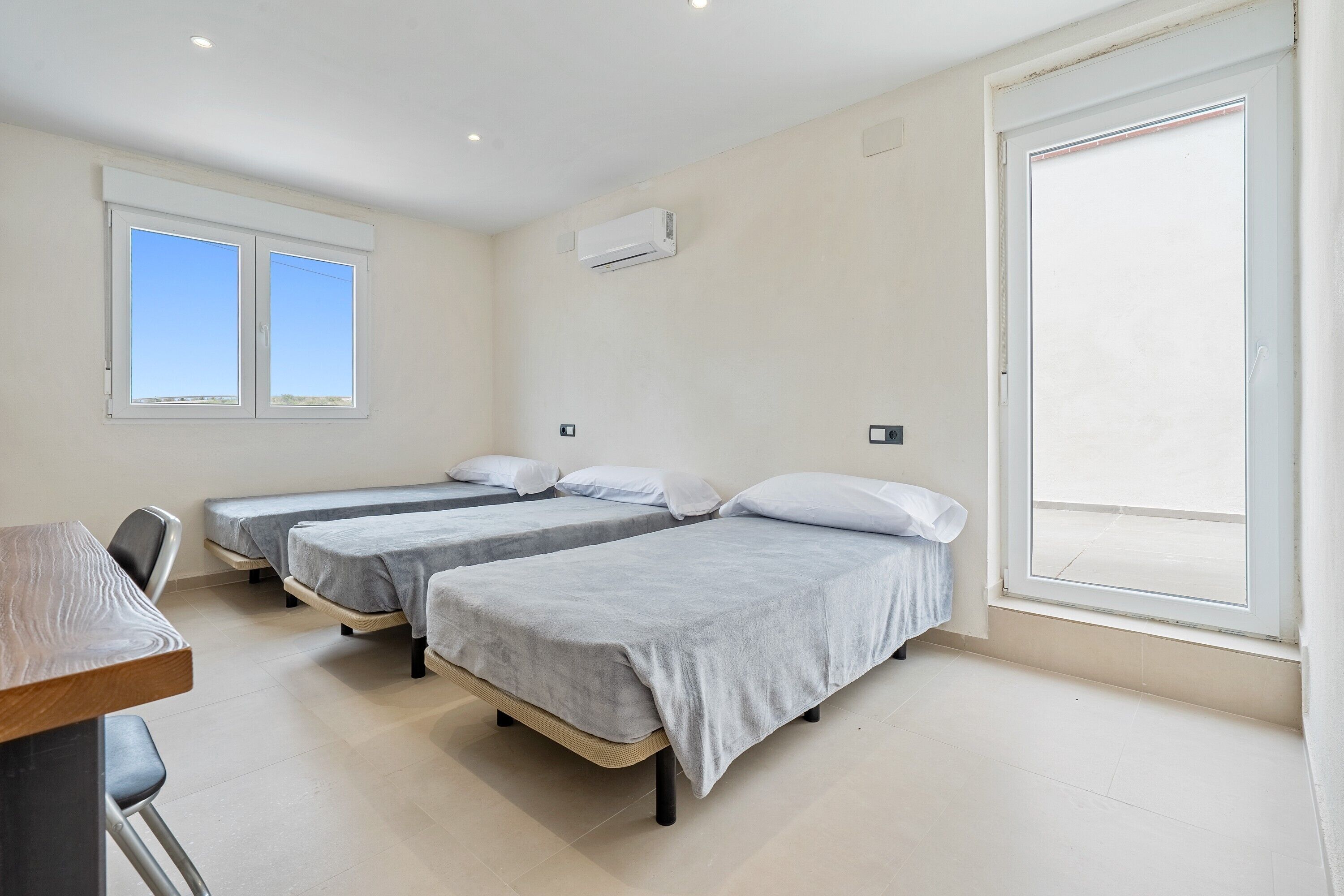 5 bedrooms, free WiFi