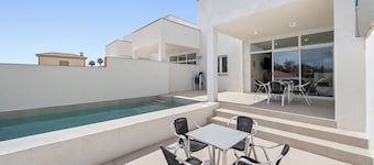 Holiday Home 'Illa De Buda' with Mountain View, Wi-Fi and Air Conditioning