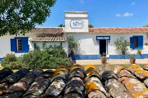 Exterior - Vacation Home “Sesmarias Dos Nobres“ with private pool , terrace bar and lakes (Azinheira Dos Barros)