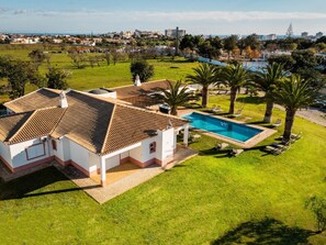 Exterior - Villa 'Las Rosas' with Private Pool, Wi-Fi and Air Conditioning (Albufeira)