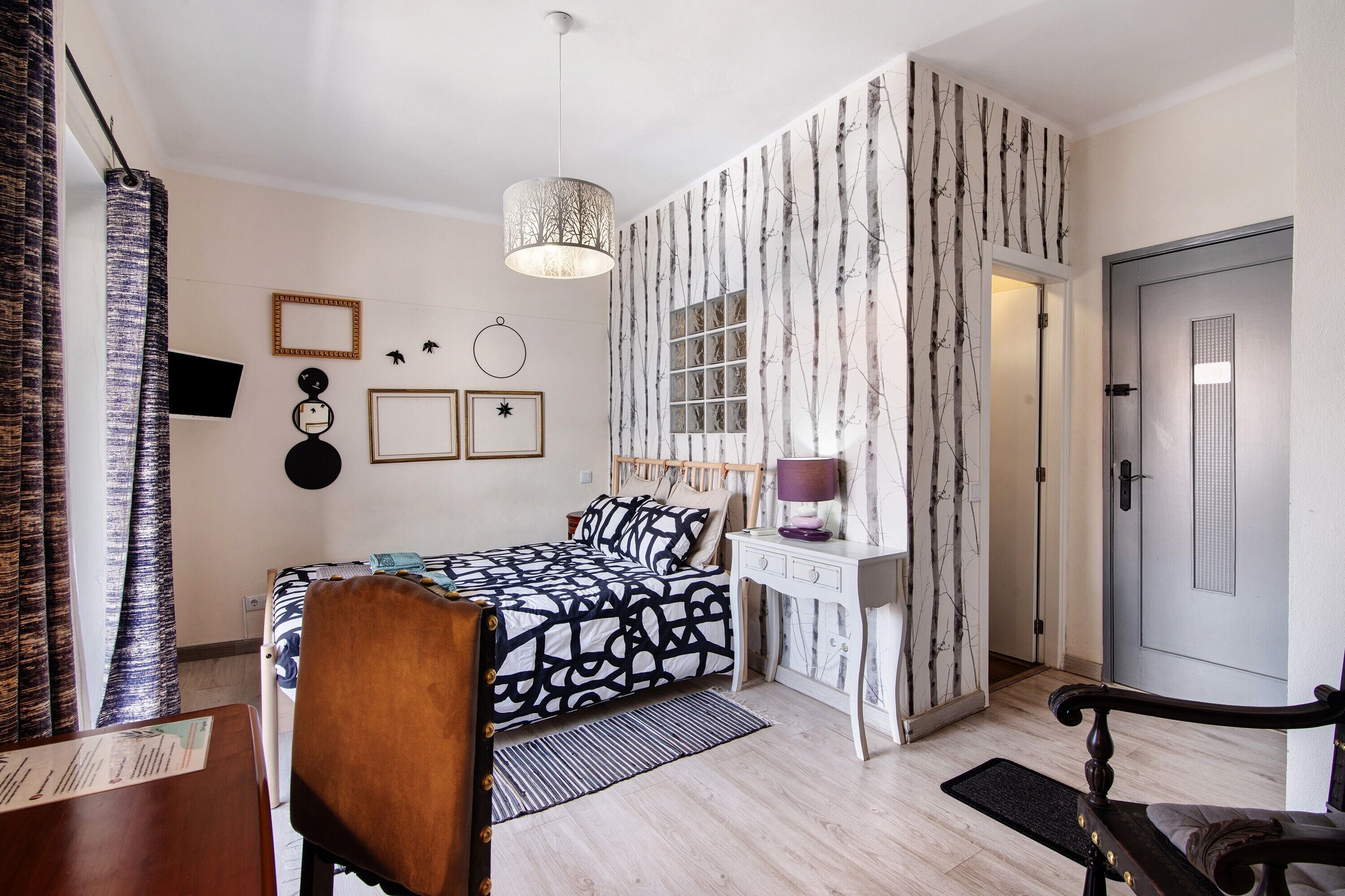 1 quarto, Wi-Fi de cortesia, roupa de cama