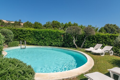 Villa 'Viola Con Piscina E Giardino' avec vue sur la mer, piscine privée et Wi-Fi