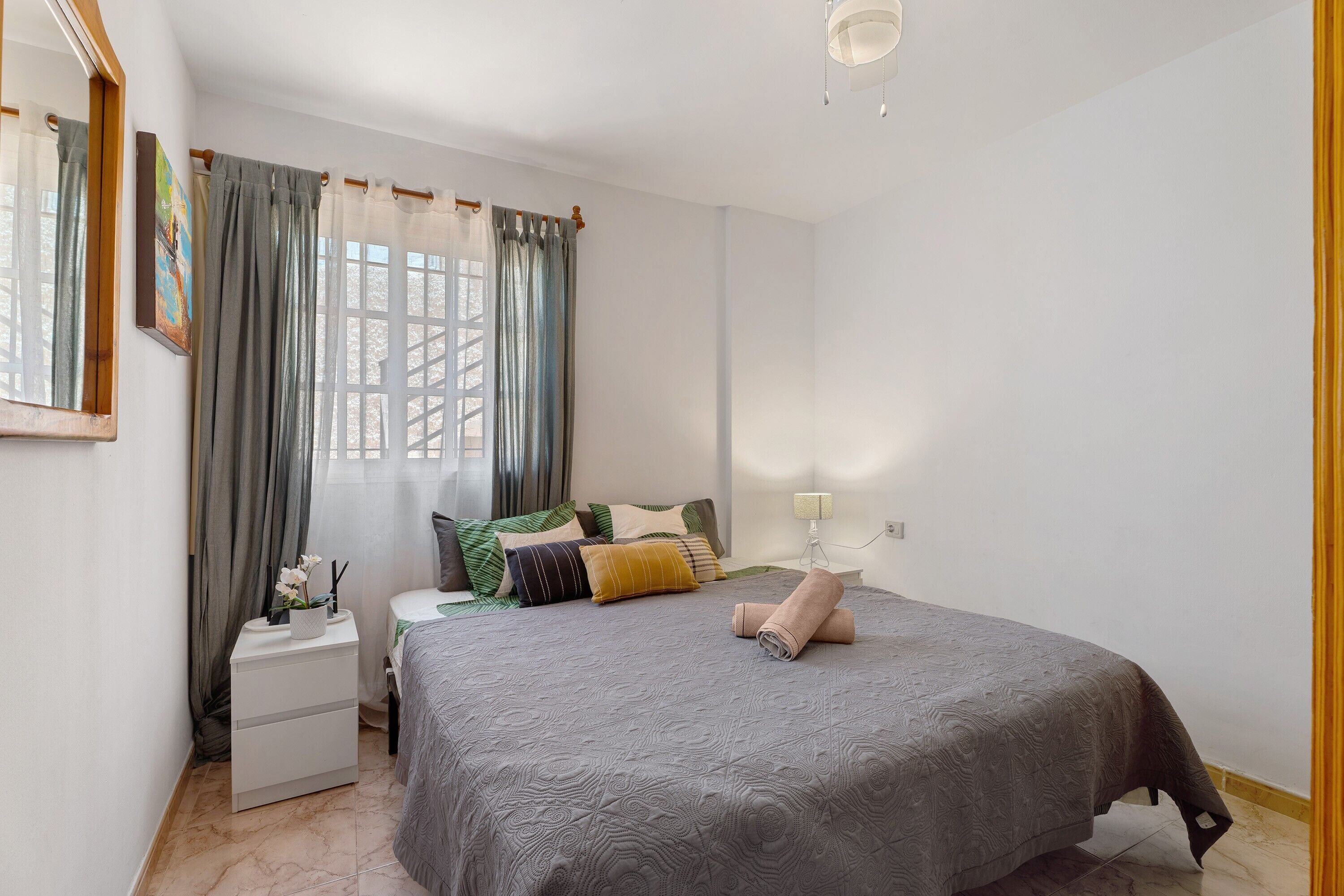 3 habitaciones, tabla de planchar con plancha y wifi gratis 