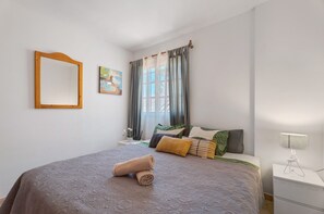 3 bedrooms, iron/ironing board, free WiFi, bed sheets