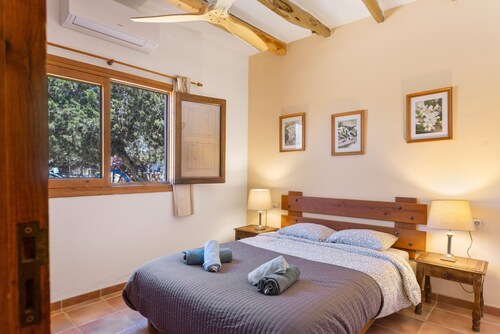 Cottage 'Mussenya 1' with Balcony, Wi-Fi and Air Conditioning