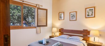 Cottage 'Mussenya 1' with Balcony, Wi-Fi and Air Conditioning