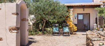 Cottage 'Mussenya 1' with Balcony, Wi-Fi and Air Conditioning