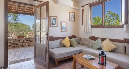 Cottage 'Can Mussenya 2' with Private Terrace, Wi-Fi and Air Conditioning