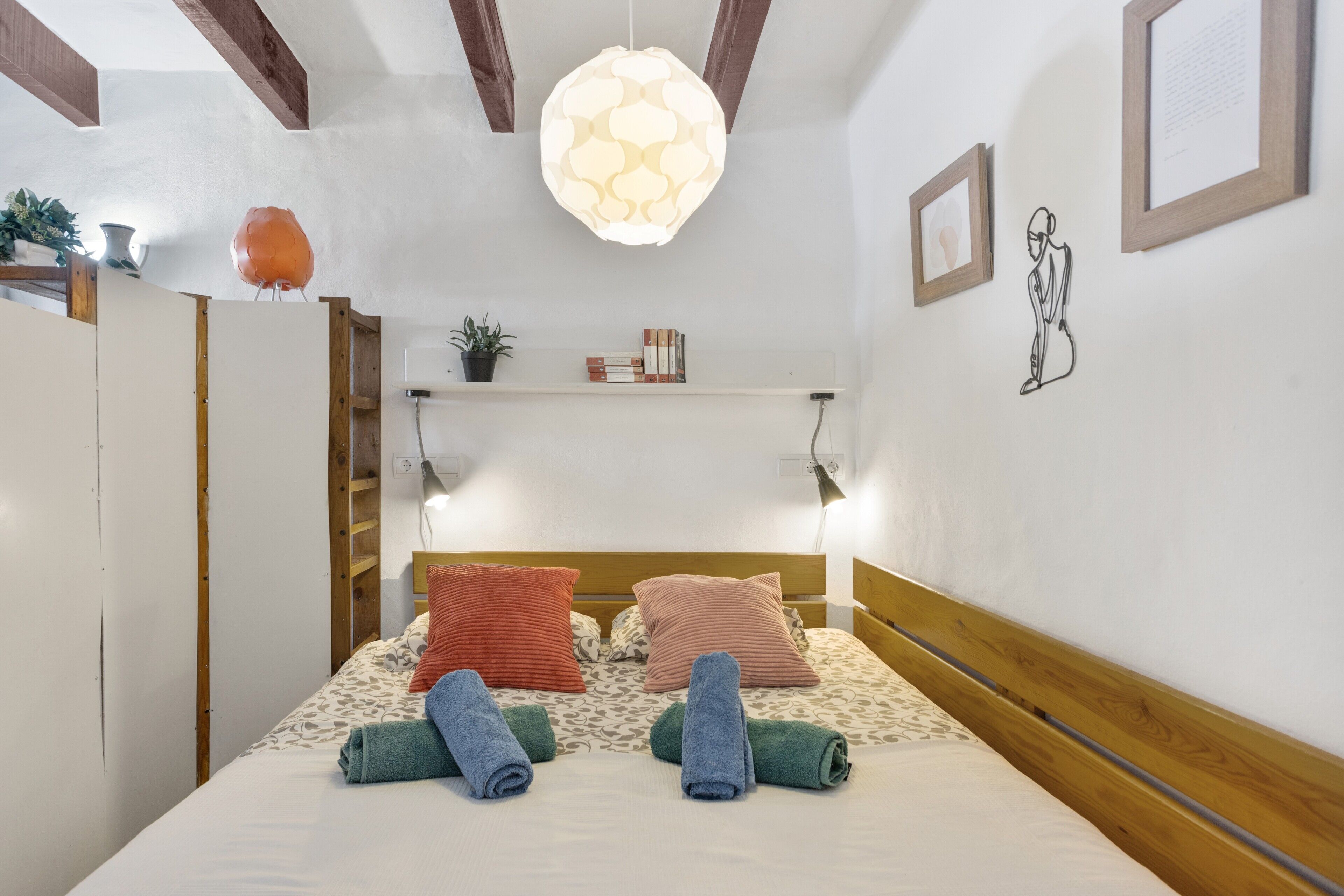 1 soverom, strykejern/-brett, wi-fi (inkludert) og sengetøy