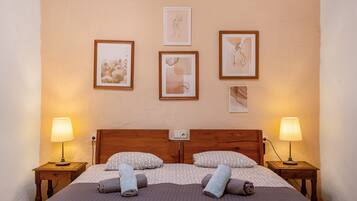 2 slaapkamers, een strijkplank/strijkijzer, gratis wifi, beddengoed