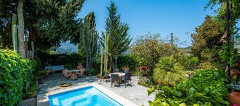 Villa 'Cas Patró Lau Bis' with Mountain Views, Wi-Fi