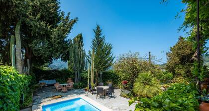 Villa 'Cas Patró Lau Bis' with Mountain Views, Wi-Fi