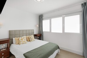 1 habitación, tabla de planchar con plancha, wifi gratis y ropa de cama 