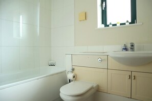 Hårføner og håndklær