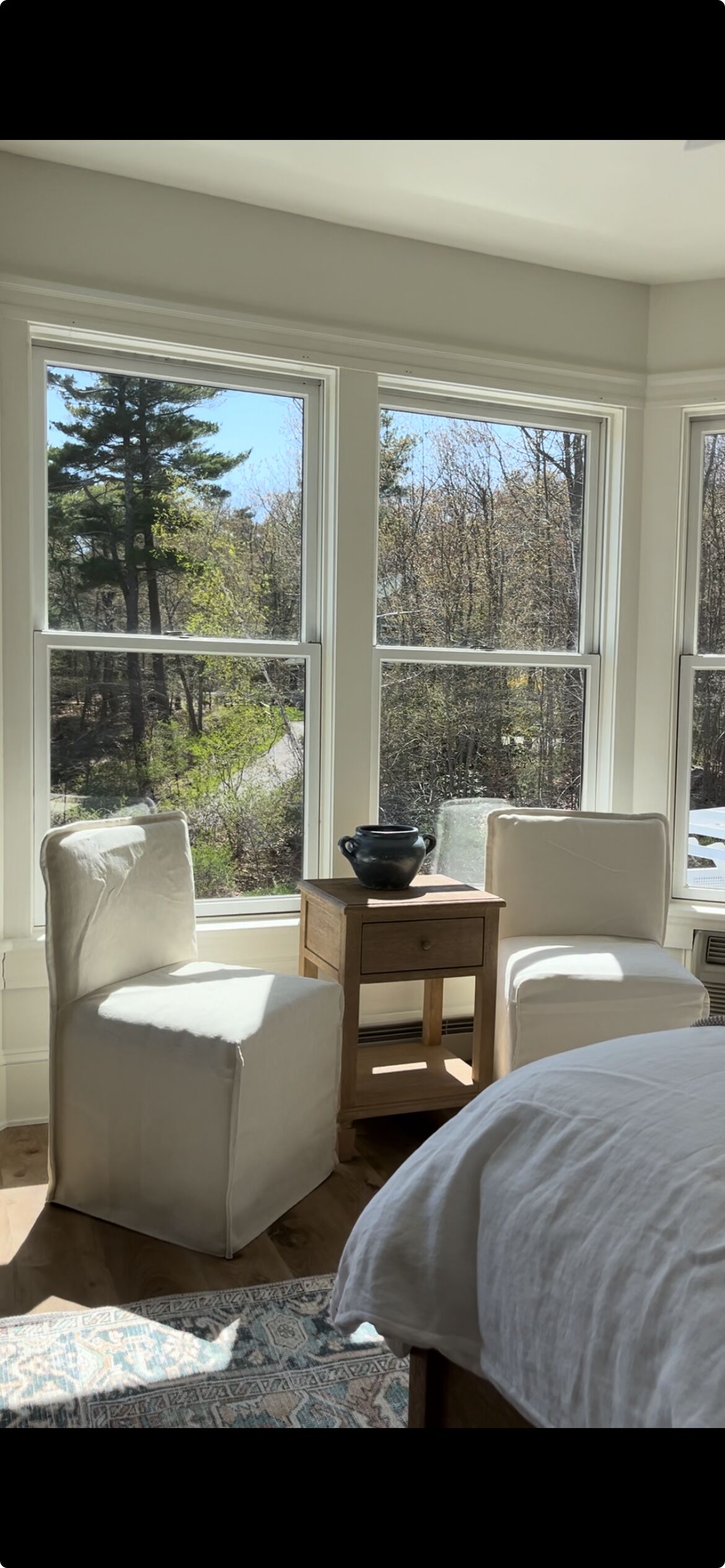 尊贵客房, 1 张特大床, 泳池景观 | 熨斗/熨板、免费 WiFi