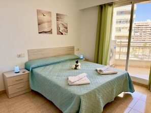 1 chambre, fer et planche à repasser, Wi-Fi, draps fournis