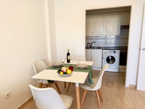 Dining - 6B Apollo XII sea view (Calp)