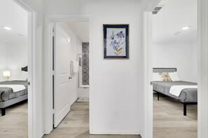 4 makuuhuonetta, silitysrauta/-lauta, vauvan matkasänky, ilmainen Wi-Fi