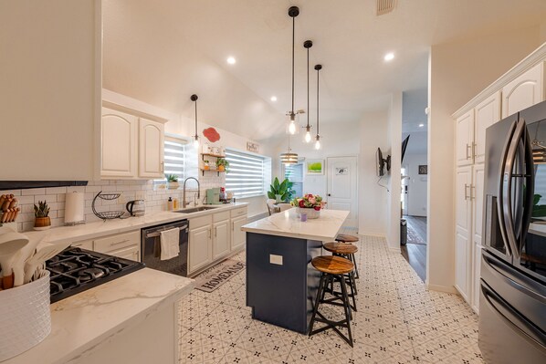 Fridge, microwave, oven, stovetop