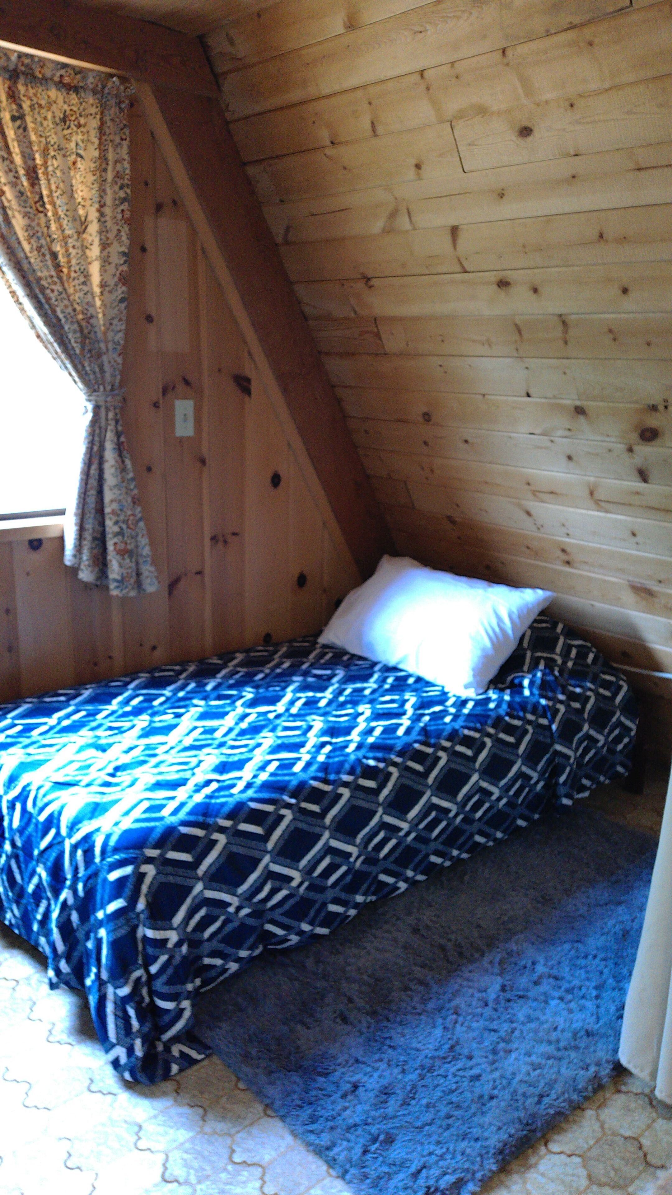 2 bedrooms, bed sheets