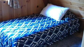 2 bedrooms, bed sheets