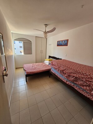 2 Schlafzimmer, Bügeleisen/Bügelbrett, kostenloses WLAN
