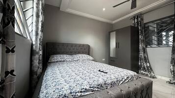 2 habitaciones, tabla de planchar con plancha y wifi gratis