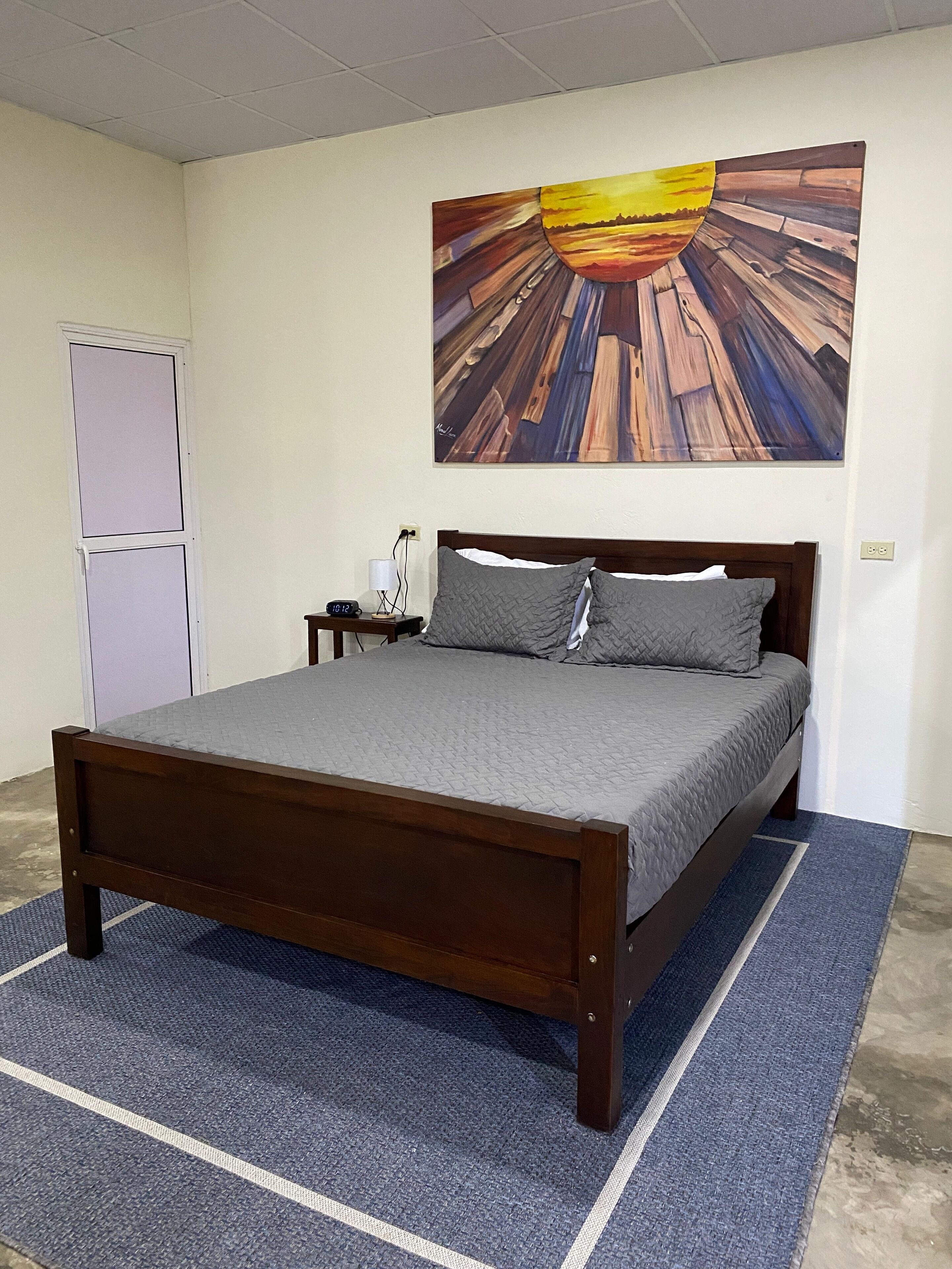 Iron/ironing board, free WiFi, bed sheets
