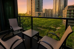 Property grounds - Garrison Commons - Free Parking - Pool - Gym (Toronto)