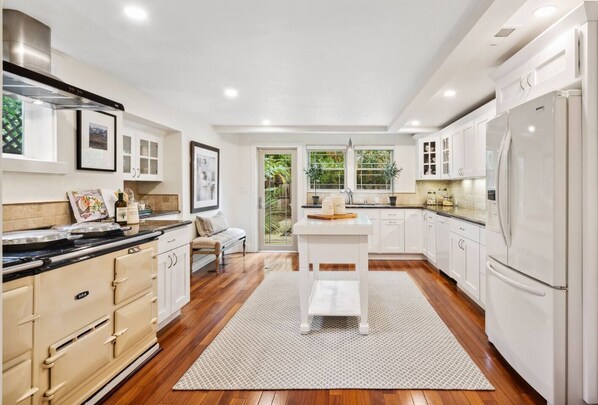 Fridge, microwave, dishwasher, coffee/tea maker