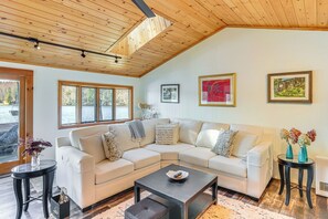 House (3 Bedrooms) | Front of property