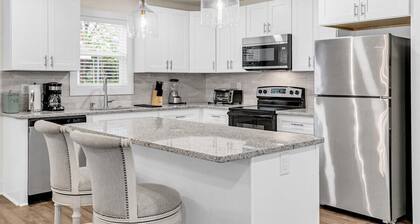 Greer Urban Retreat 3-bedroom house near DT Greer!