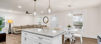 Greer Urban Retreat 3-bedroom house near DT Greer!