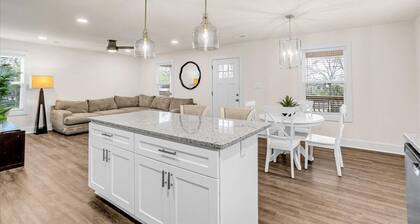 Greer Urban Retreat 3-bedroom house near DT Greer!