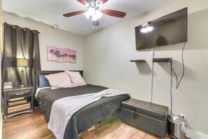 1 室のベッドルーム、WiFi、ベッドシーツ